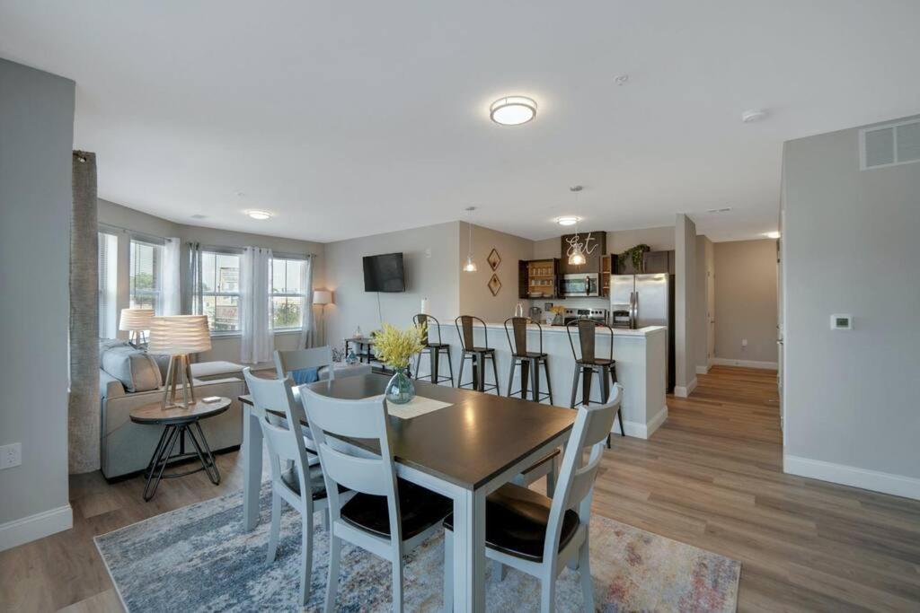 Beautiful 2Br Apt/Ewr Airport/King /Free Parking Newark Luaran gambar