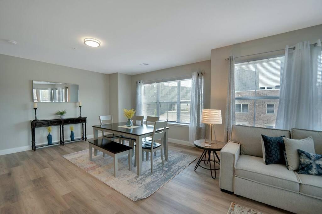 Beautiful 2Br Apt/Ewr Airport/King /Free Parking Newark Luaran gambar
