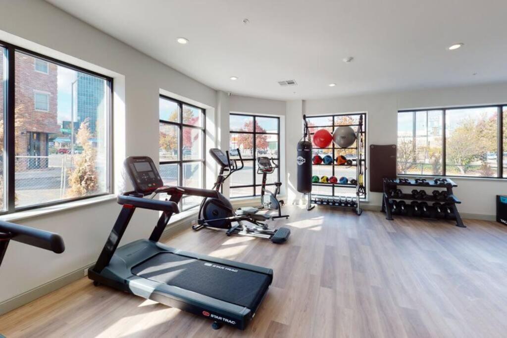 Beautiful 2Br Apt/Ewr Airport/King /Free Parking Newark Luaran gambar