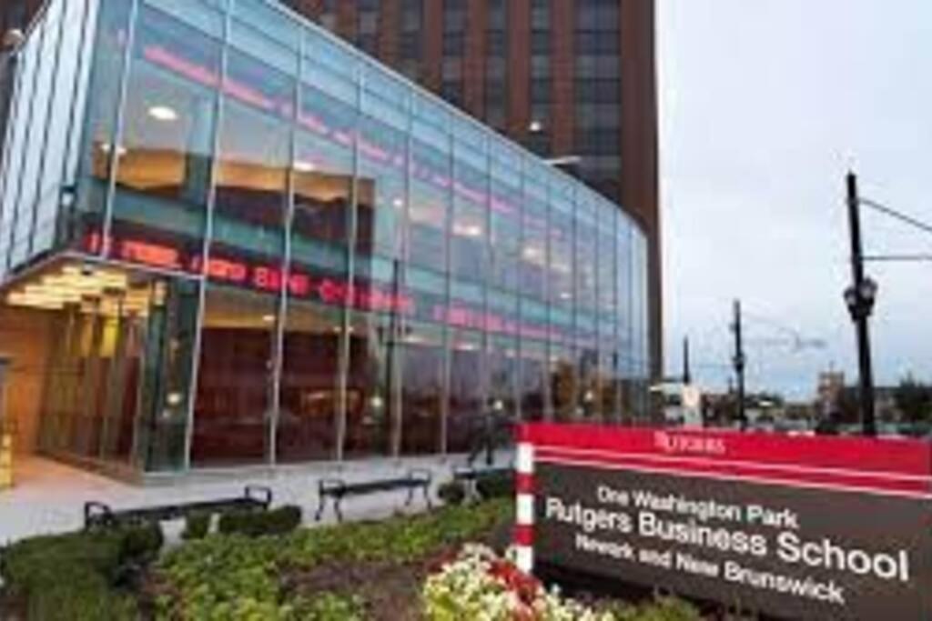 Beautiful 2Br Apt/Ewr Airport/King /Free Parking Newark Luaran gambar