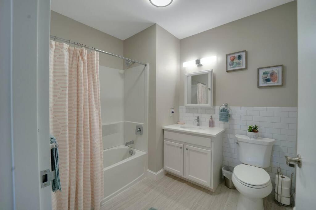 Beautiful 2Br Apt/Ewr Airport/King /Free Parking Newark Luaran gambar