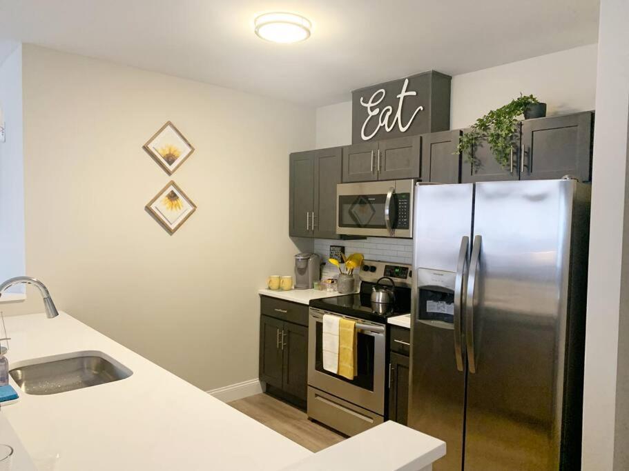 Beautiful 2Br Apt/Ewr Airport/King /Free Parking Newark Luaran gambar
